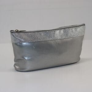 La Prairie Silver‎ Cosmetic Bag – Metallic Pouch Travel Makeup Case